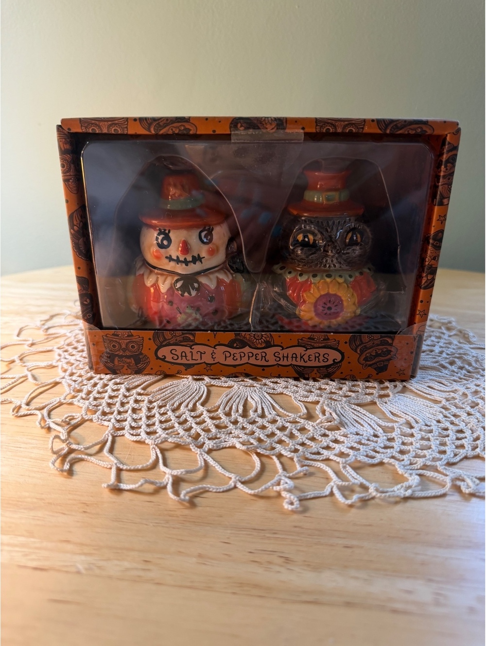 Johanna Parker Halloween Salt and Pepper Shakers Set